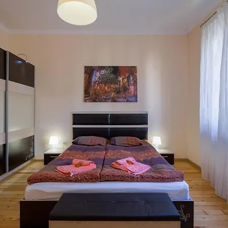 Apartment ✵family Home✵ Slaveykov Square @ Top Center Sofia