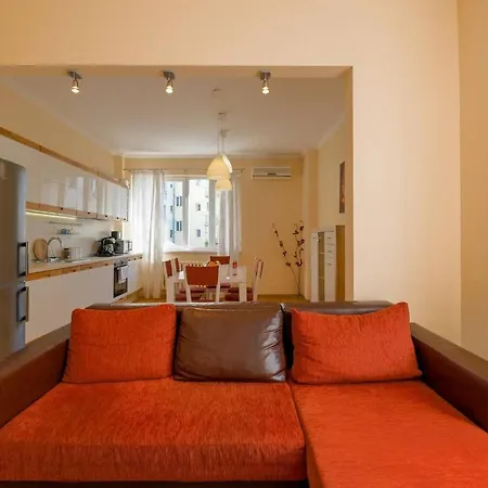 Apartment ✵family Home✵ Slaveykov Square @ Top Center