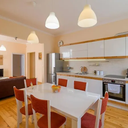 ✵family Home✵ Slaveykov Square @ Top Center *