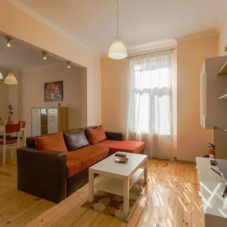 Apartment ✵family Home✵ Slaveykov Square @ Top Center Sofia