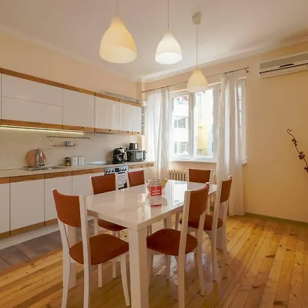 ✵family Home✵ Slaveykov Square @ Top Center *